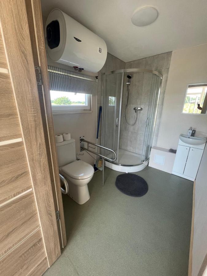 Laukbalozi Holiday Houses Jurkalne Extérieur photo